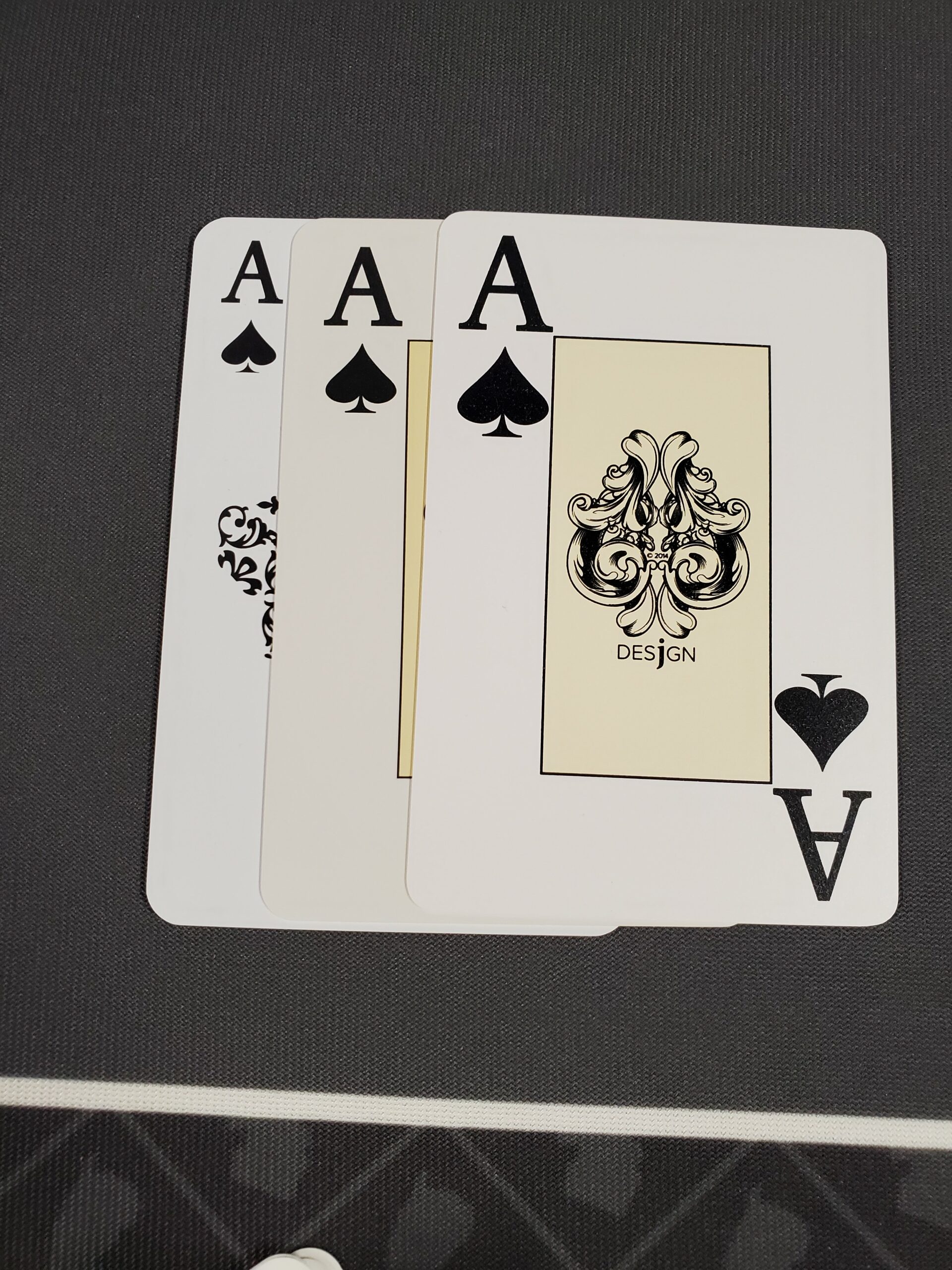 Design Classic Diamond cards in hand